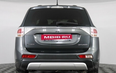 Mitsubishi Outlander III рестайлинг 3, 2014 год, 1 397 000 рублей, 6 фотография