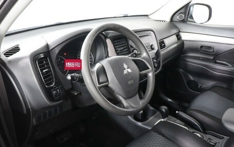 Mitsubishi Outlander III рестайлинг 3, 2014 год, 1 397 000 рублей, 9 фотография