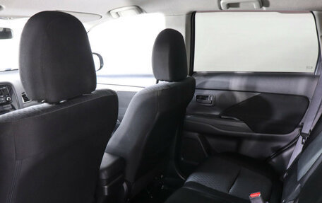 Mitsubishi Outlander III рестайлинг 3, 2014 год, 1 397 000 рублей, 12 фотография