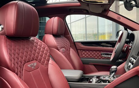 Bentley Bentayga I, 2023 год, 29 000 000 рублей, 10 фотография