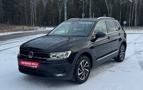 Volkswagen Tiguan II, 2019 год, 2 650 000 рублей, 2 фотография