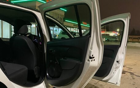 Renault Sandero II рестайлинг, 2017 год, 819 000 рублей, 20 фотография