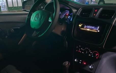 Renault Sandero II рестайлинг, 2017 год, 819 000 рублей, 23 фотография