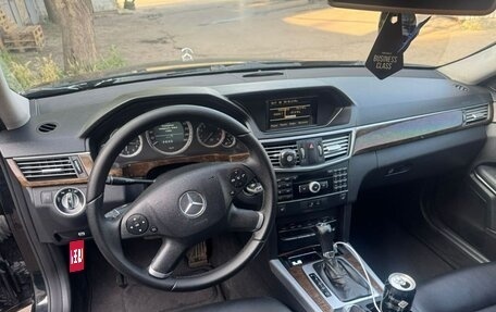 Mercedes-Benz E-Класс, 2011 год, 1 400 000 рублей, 4 фотография