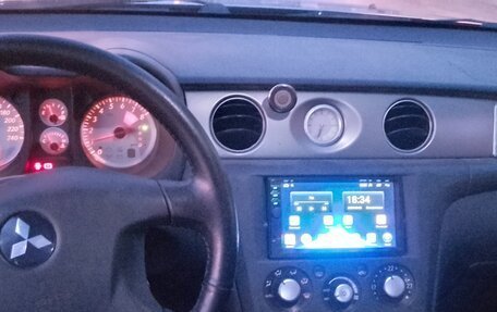 Mitsubishi Outlander III рестайлинг 3, 2005 год, 1 050 000 рублей, 2 фотография