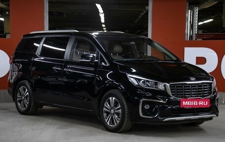 KIA Carnival III, 2018 год, 2 849 000 рублей, 3 фотография