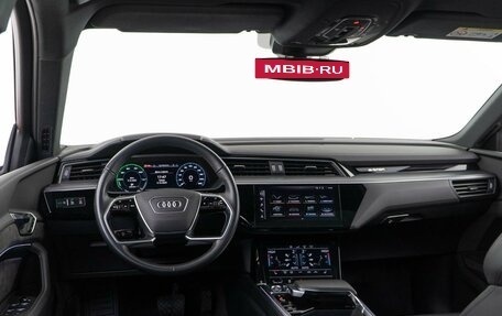 Audi e-tron I, 2018 год, 3 768 077 рублей, 9 фотография