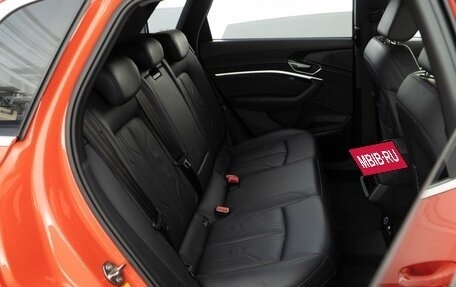 Audi e-tron I, 2018 год, 3 768 077 рублей, 10 фотография