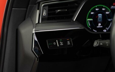 Audi e-tron I, 2018 год, 3 768 077 рублей, 25 фотография