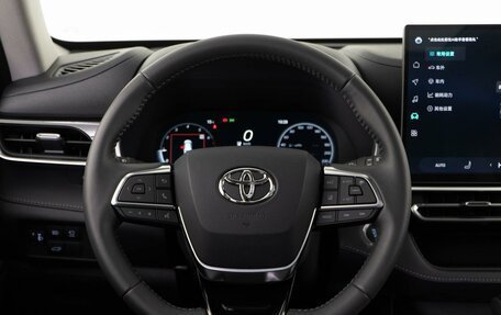 Toyota Highlander, 2025 год, 6 247 404 рублей, 17 фотография