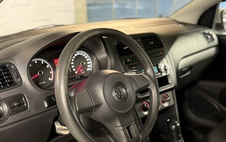 Volkswagen Polo VI (EU Market), 2013 год, 900 000 рублей, 15 фотография