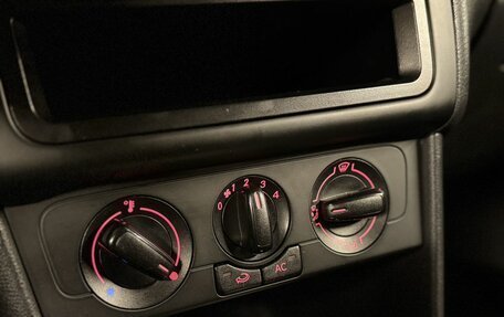 Volkswagen Polo VI (EU Market), 2013 год, 900 000 рублей, 19 фотография