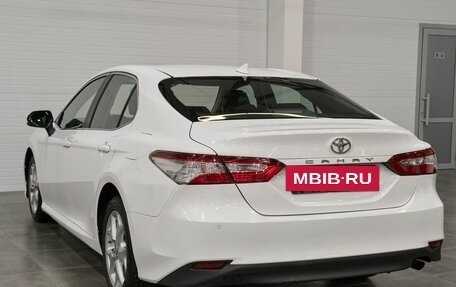 Toyota Camry, 2019 год, 2 200 000 рублей, 4 фотография