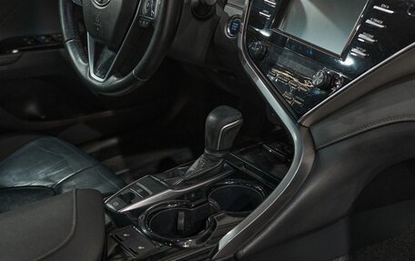 Toyota Camry, 2019 год, 2 200 000 рублей, 23 фотография