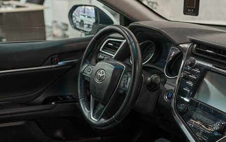 Toyota Camry, 2019 год, 2 200 000 рублей, 25 фотография