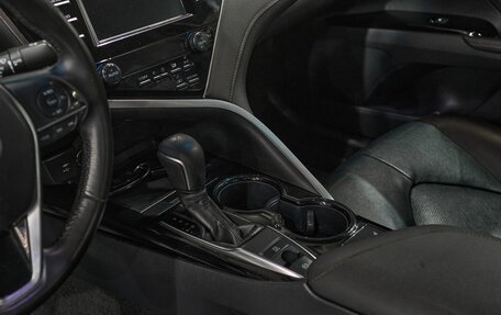 Toyota Camry, 2019 год, 2 200 000 рублей, 17 фотография