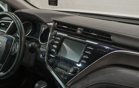 Toyota Camry, 2019 год, 2 200 000 рублей, 24 фотография