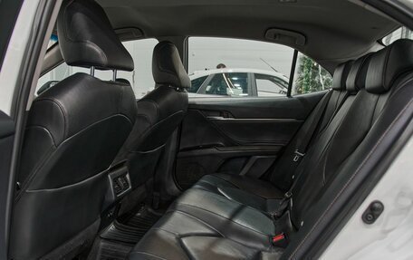 Toyota Camry, 2019 год, 2 200 000 рублей, 20 фотография