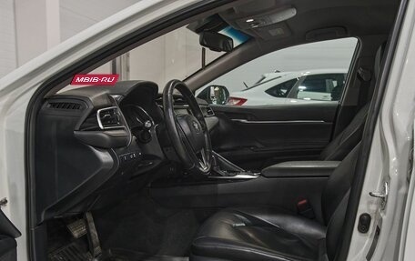 Toyota Camry, 2019 год, 2 200 000 рублей, 14 фотография