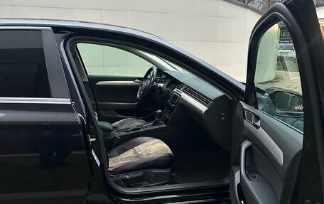 Volkswagen Passat B8 рестайлинг, 2017 год, 2 050 000 рублей, 20 фотография