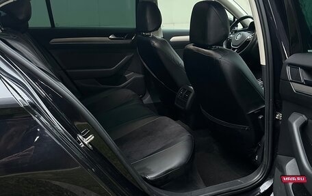 Volkswagen Passat B8 рестайлинг, 2017 год, 2 050 000 рублей, 21 фотография