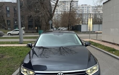 Volkswagen Passat B8 рестайлинг, 2017 год, 2 050 000 рублей, 17 фотография