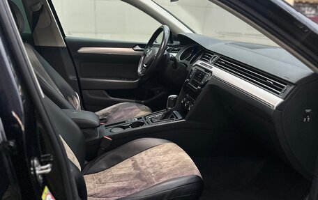 Volkswagen Passat B8 рестайлинг, 2017 год, 2 050 000 рублей, 34 фотография