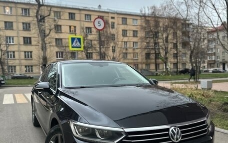 Volkswagen Passat B8 рестайлинг, 2017 год, 2 050 000 рублей, 36 фотография