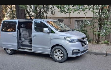 Hyundai Grand Starex Grand Starex I рестайлинг 2, 2008 год, 1 350 000 рублей, 4 фотография