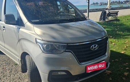 Hyundai Grand Starex Grand Starex I рестайлинг 2, 2008 год, 1 350 000 рублей, 5 фотография