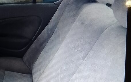 Toyota Prius IV XW50, 1999 год, 160 000 рублей, 3 фотография