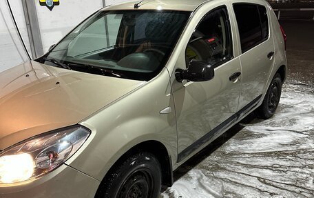 Renault Sandero I, 2013 год, 620 000 рублей, 2 фотография