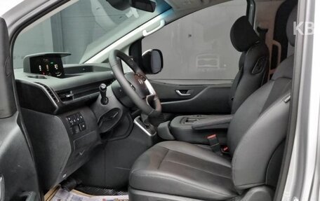 Hyundai Staria, 2025 год, 5 600 010 рублей, 9 фотография