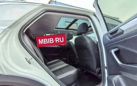 Volkswagen T-Roc I, 2022 год, 1 400 000 рублей, 10 фотография