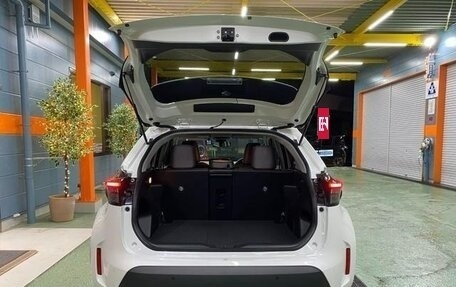 Toyota Yaris Cross, 2021 год, 1 607 000 рублей, 7 фотография