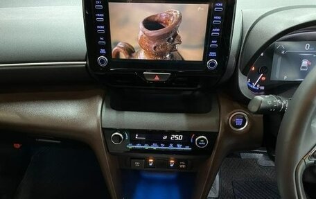 Toyota Yaris Cross, 2021 год, 1 607 000 рублей, 14 фотография