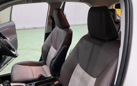 Toyota Yaris Cross, 2021 год, 1 607 000 рублей, 25 фотография