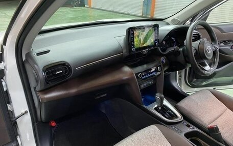 Toyota Yaris Cross, 2021 год, 1 607 000 рублей, 24 фотография