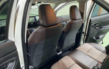 Toyota Yaris Cross, 2021 год, 1 607 000 рублей, 29 фотография