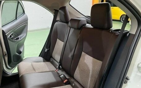 Toyota Yaris Cross, 2021 год, 1 607 000 рублей, 28 фотография