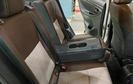 Toyota Yaris Cross, 2021 год, 1 607 000 рублей, 33 фотография