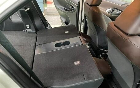 Toyota Yaris Cross, 2021 год, 1 607 000 рублей, 34 фотография