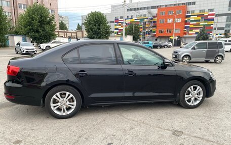 Volkswagen Jetta VI, 2011 год, 815 000 рублей, 3 фотография
