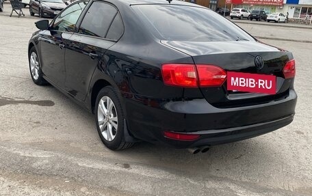 Volkswagen Jetta VI, 2011 год, 815 000 рублей, 6 фотография