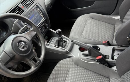 Volkswagen Jetta VI, 2011 год, 815 000 рублей, 8 фотография