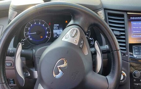 Infiniti QX70, 2014 год, 2 700 000 рублей, 9 фотография