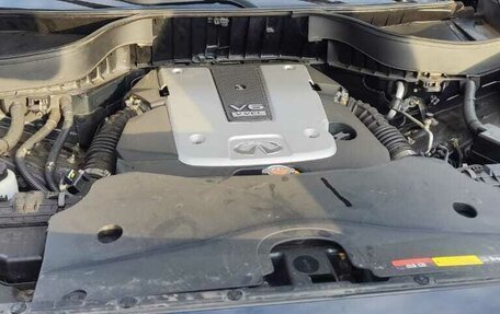 Infiniti QX70, 2014 год, 2 700 000 рублей, 16 фотография