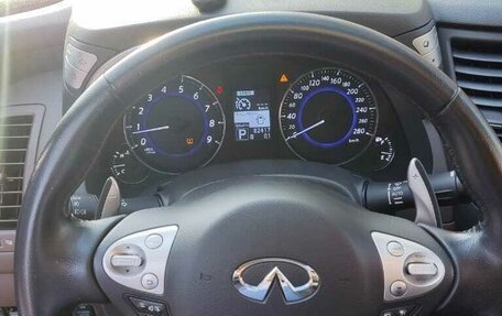 Infiniti QX70, 2014 год, 2 700 000 рублей, 15 фотография
