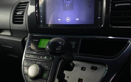 Toyota Wish II, 2005 год, 859 000 рублей, 11 фотография