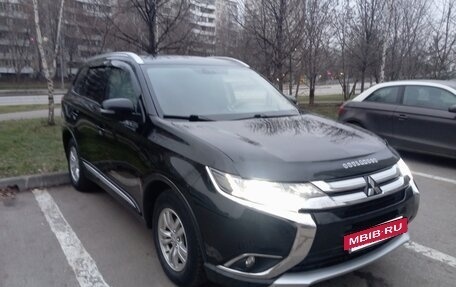 Mitsubishi Outlander III рестайлинг 3, 2017 год, 1 800 000 рублей, 2 фотография